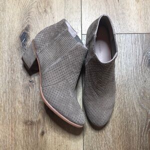 Aerin Olive Tan Suede Studded Ankle Boots Size 6